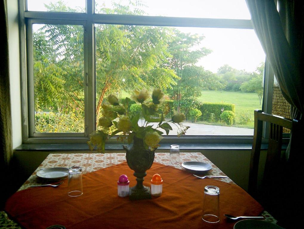 Swaraj Resorts Bharatpur Bagian luar foto