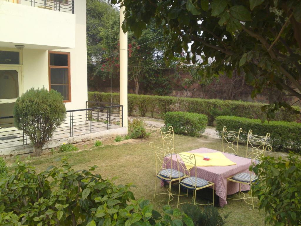 Swaraj Resorts Bharatpur Bagian luar foto
