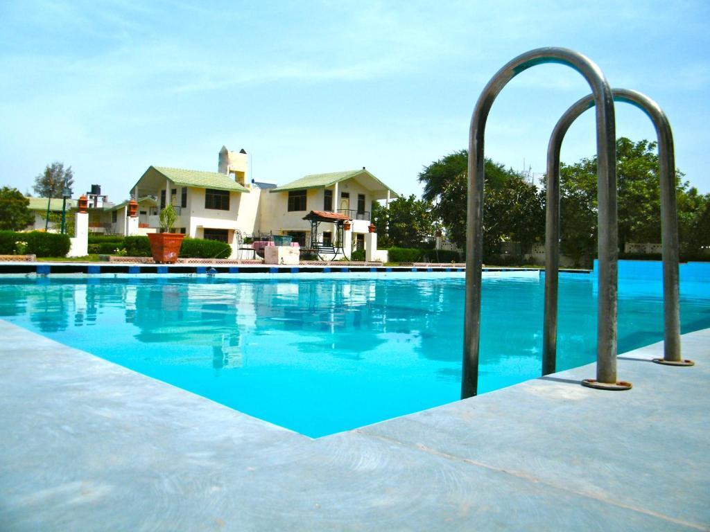 Swaraj Resorts Bharatpur Bagian luar foto