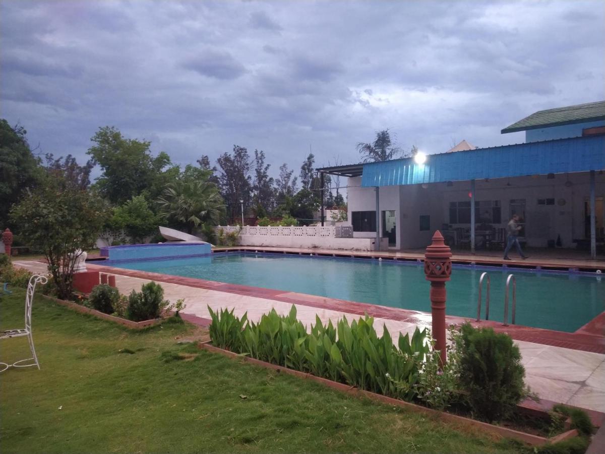 Swaraj Resorts Bharatpur Bagian luar foto