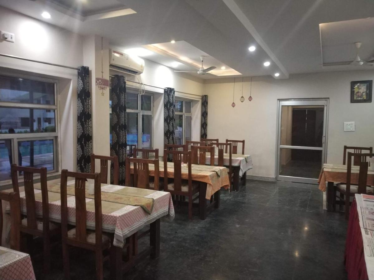 Swaraj Resorts Bharatpur Bagian luar foto