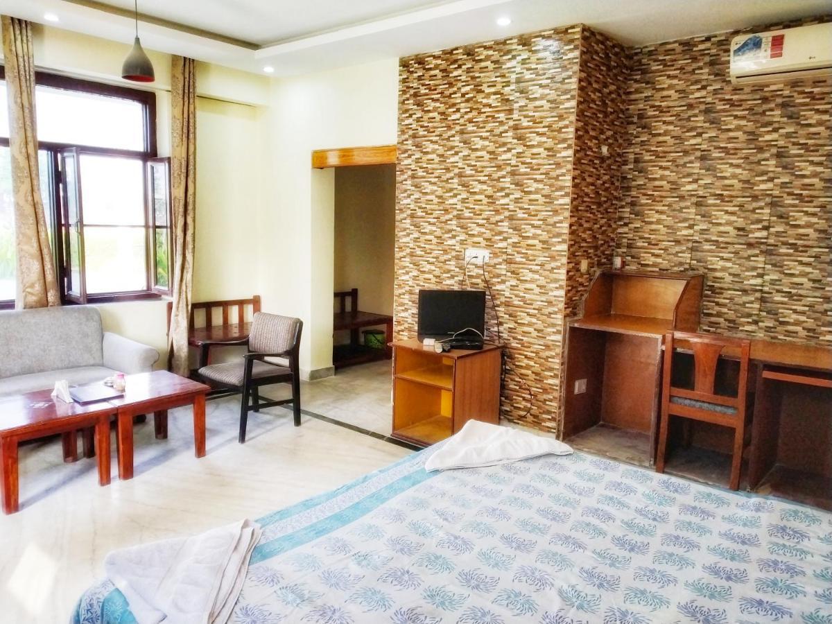 Swaraj Resorts Bharatpur Bagian luar foto