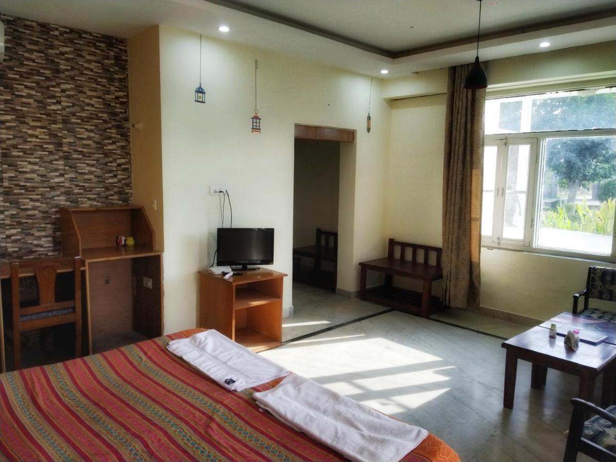 Swaraj Resorts Bharatpur Bagian luar foto