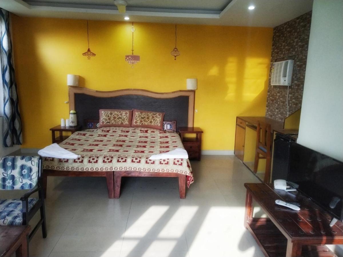 Swaraj Resorts Bharatpur Bagian luar foto