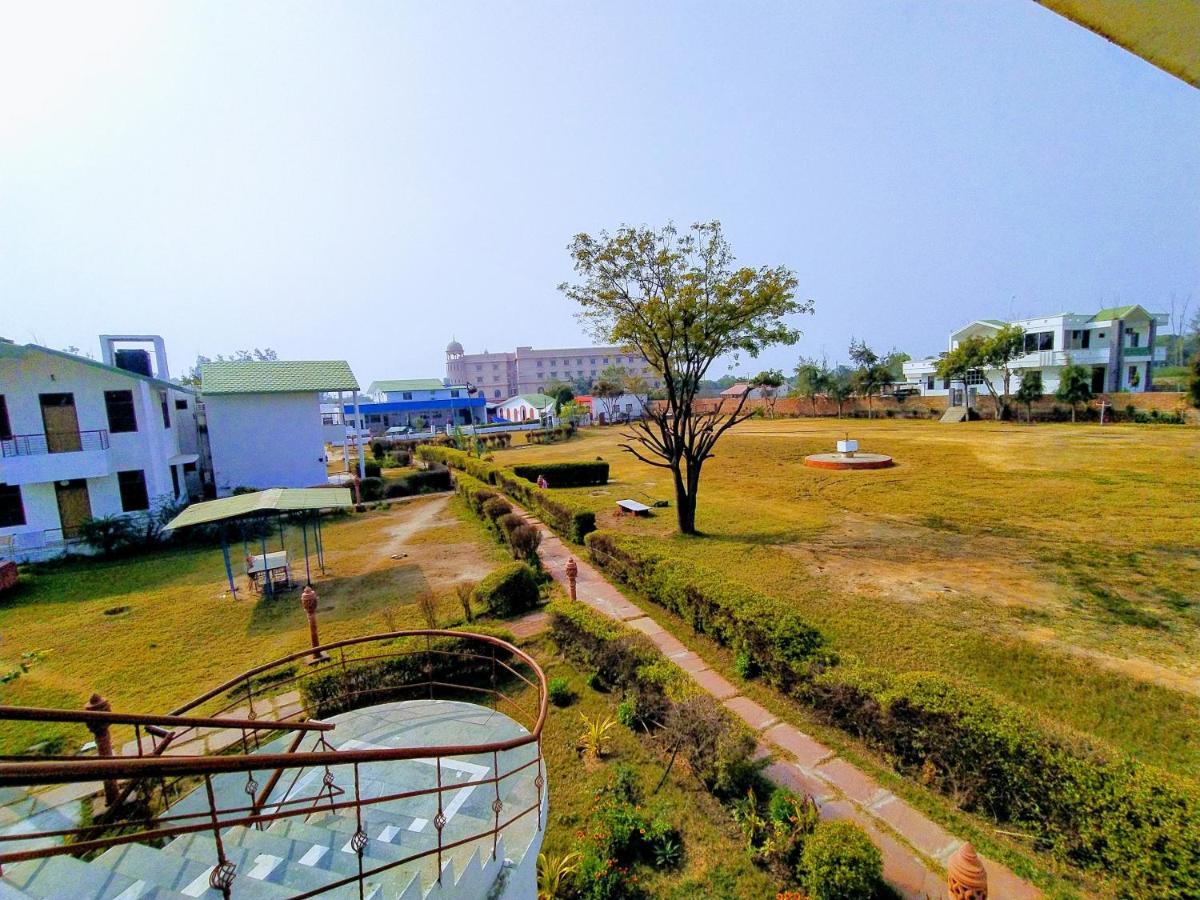 Swaraj Resorts Bharatpur Bagian luar foto