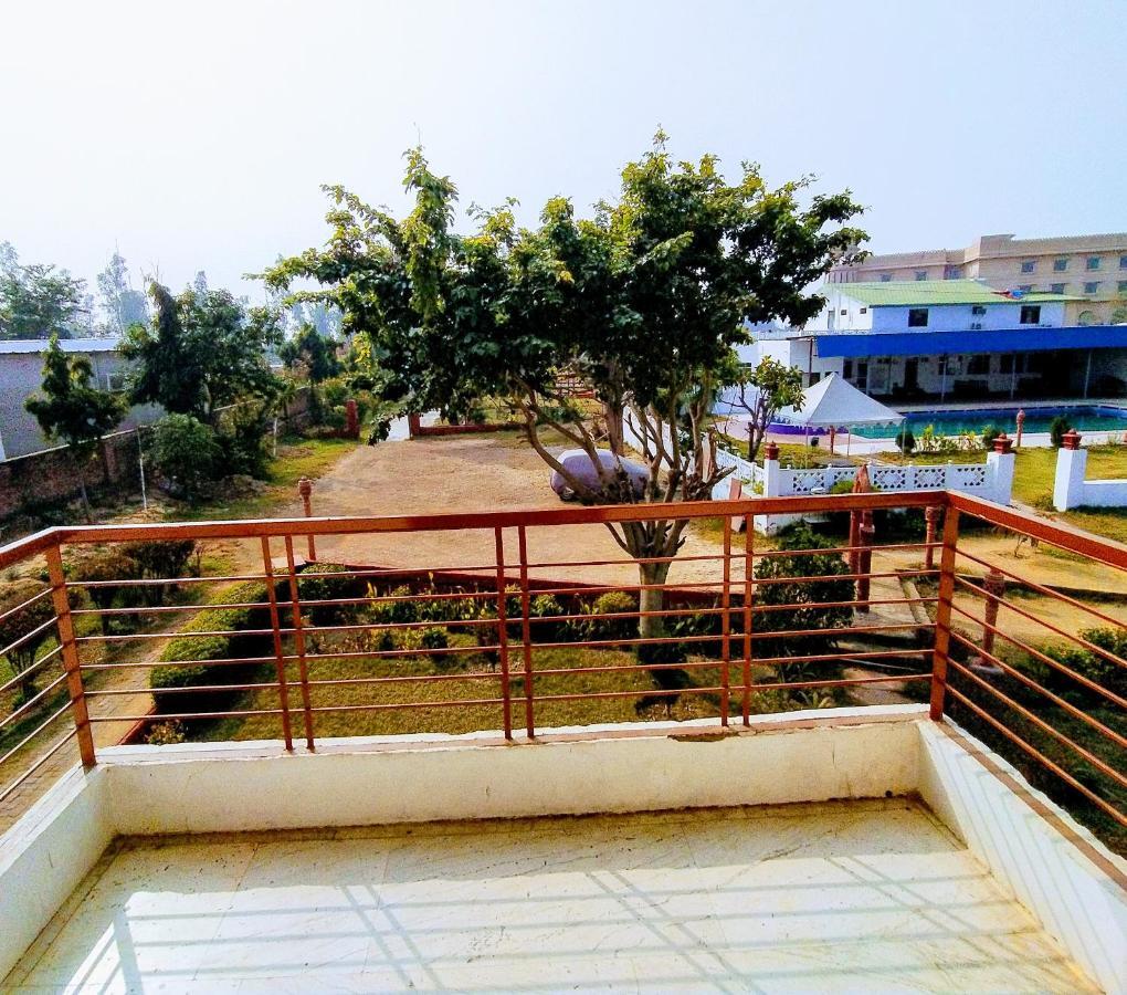 Swaraj Resorts Bharatpur Bagian luar foto