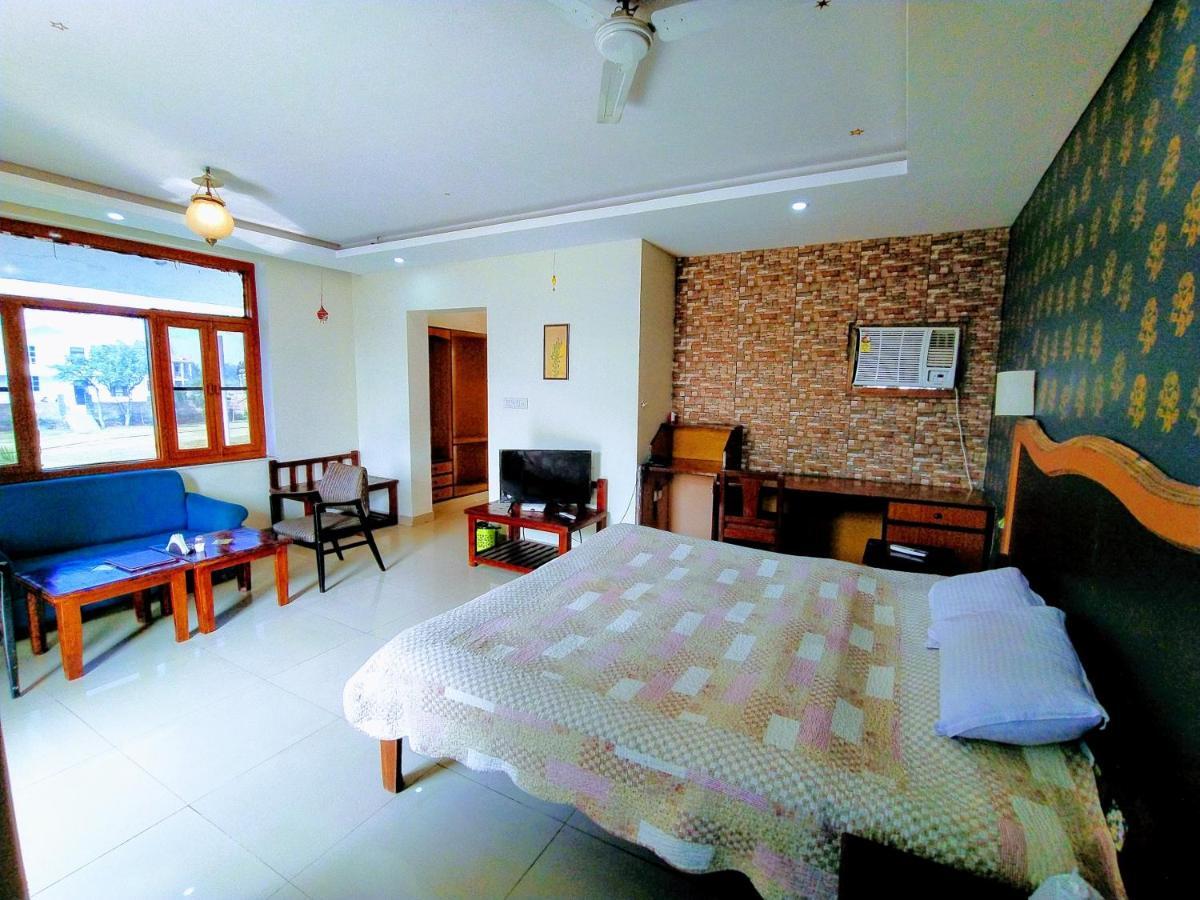 Swaraj Resorts Bharatpur Bagian luar foto